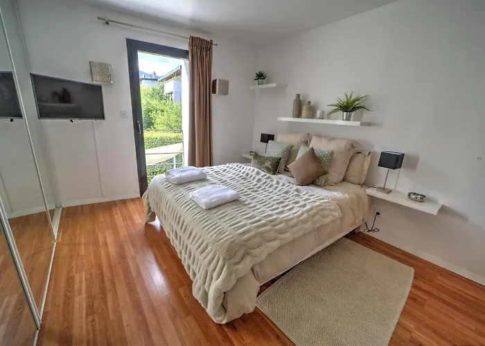 Villa La Grange Emnitan - Maison De Moderne Pour 12p Fetes Interdites *