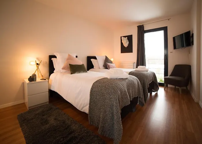 Villa La Grange Emnitan - Maison De Moderne Pour 12p Fetes Interdites