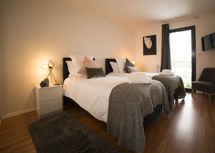 Villa La Grange Emnitan - Maison De Moderne Pour 12p Fetes Interdites *