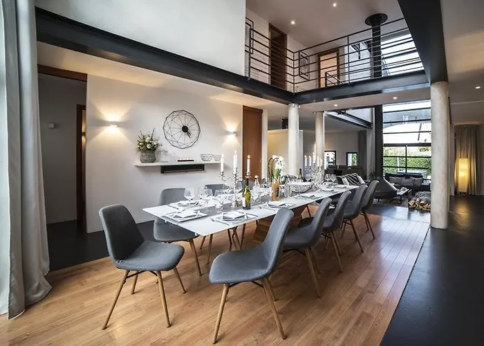Villa La Grange Emnitan - Maison De Moderne Pour 12p Fetes Interdites